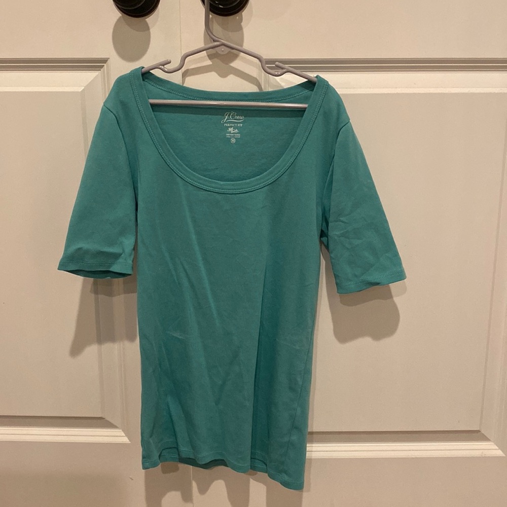 teal short sleeve tee shirt